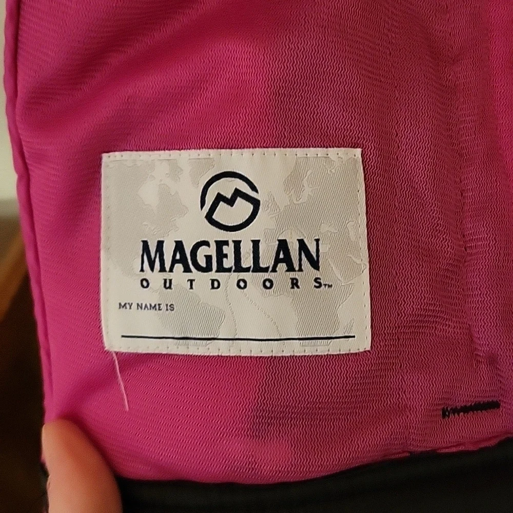 Magellan Outdoors Kids Puffer Jacket Size M EUC